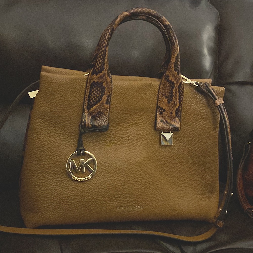 Michael lord light brown near new you will love this bag